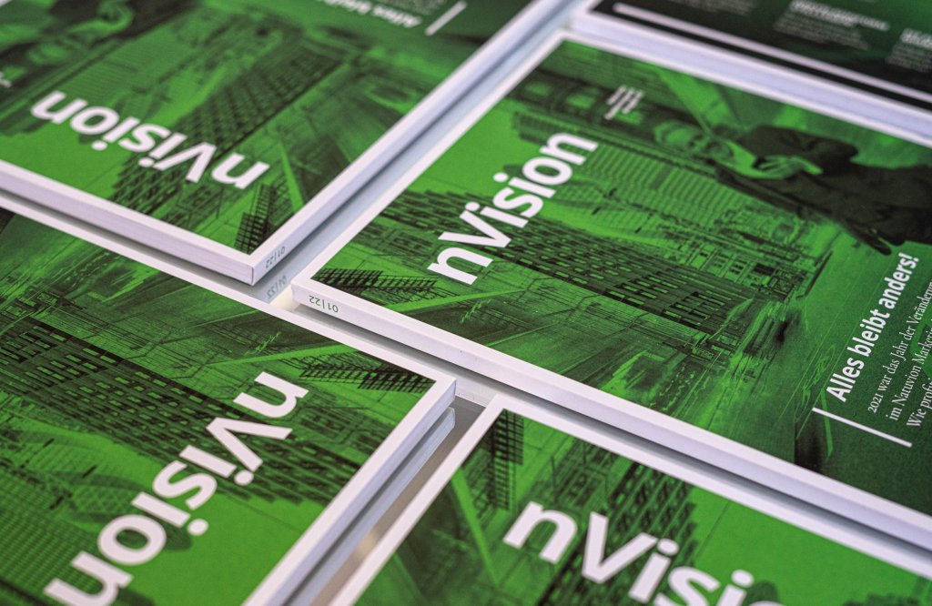 Referenzbilder Natuvion nVision, Editorial Design, Kundenmagazin, neue Corporate Identity, HFNR Hüfner Design, München.