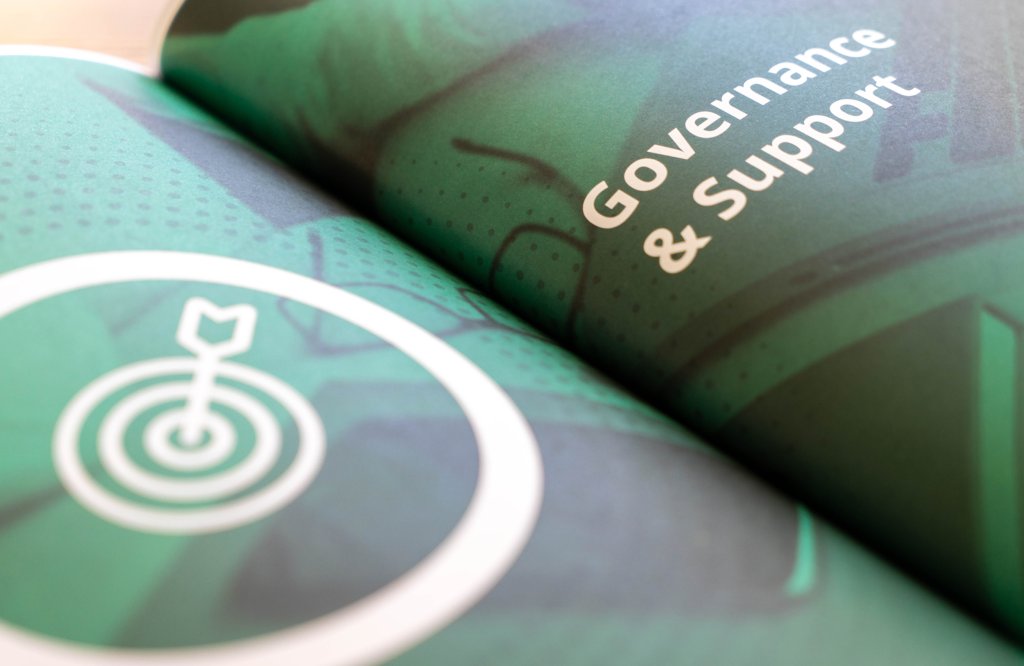Referenzbilder Natuvion nVision, Editorial Design, Kundenmagazin, neue Corporate Identity, HFNR Hüfner Design, München.