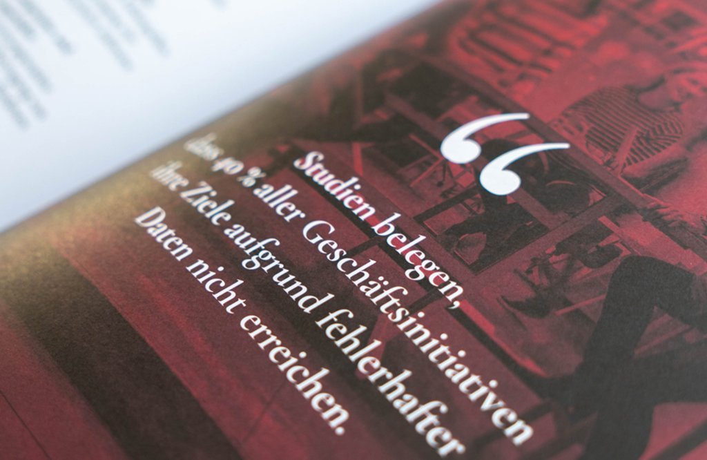 Referenzbilder Natuvion nVision, Editorial Design, Kundenmagazin, neue Corporate Identity, HFNR Hüfner Design, München.