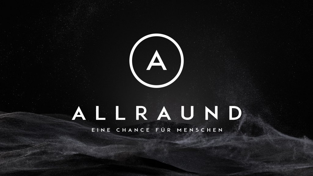 Referenzbild AllrAund neues Logo auf schwarzem Sand, HFNR Hüfner Design, München.